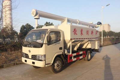 厂区使用散装饲料运输车