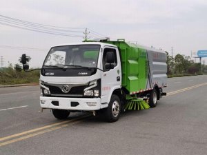东风多利卡5.5方洗扫车